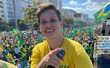 BrazilenDireita's tweet photo. ACORDA BRASIL!

MC reaça fez uma música contra o #STF...
-> Se suicidou!

Karol #Eller se tornou um fenômeno nas redes atraindo #LGBTs para a #direita...
-> Se suicidou!

Henrique Maderite, começou a usar sua influência pra atacar a #esquerda...
-> Encontrado morto! https://t.co/fzTcOT1YnG