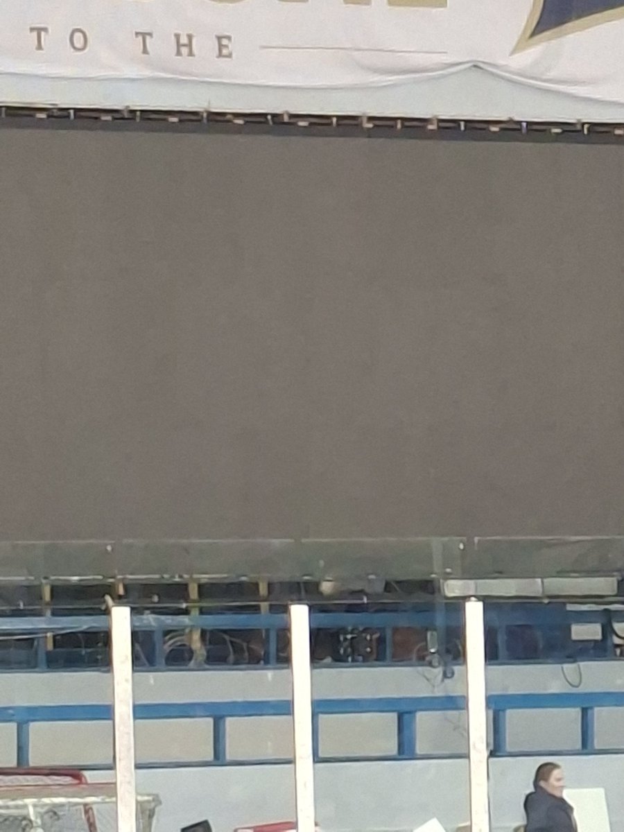 johnpat33713205's tweet photo. @craigsimpson42 I hope that big curtain moves or your going to have to watch online aswell if you're sitting there https://t.co/us0YGYTUaO