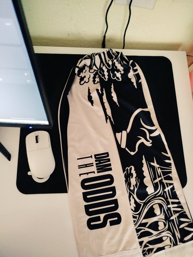 İki gündür sadece şu müthiş atkıya bakıyorum teşekkürler <a href="/badbeaverscs/">Bad Beavers</a> 🥳🥳