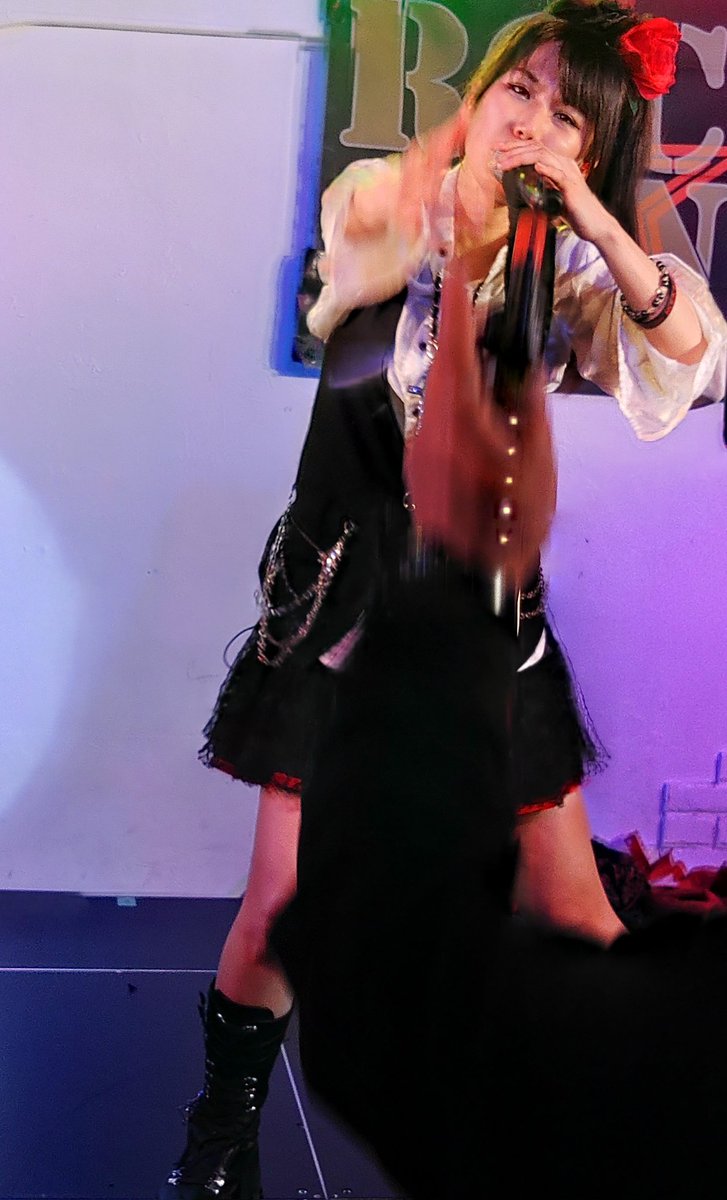 madbear369's tweet image. 大串 奈央のライブを観てきた。先日の日本一周の旅にperiodを打ち、新たな目標を掲げ、そのSTEPの為の主催公演第一弾だった。個性的なゲストの協力によって、楽しいイベントになった✨各ゲストからご当地景品もあったし。
youtu.be/S8MMOxaLJ-8?si…
#大串奈央 #RockOn #JapanCollection #inTOKYO