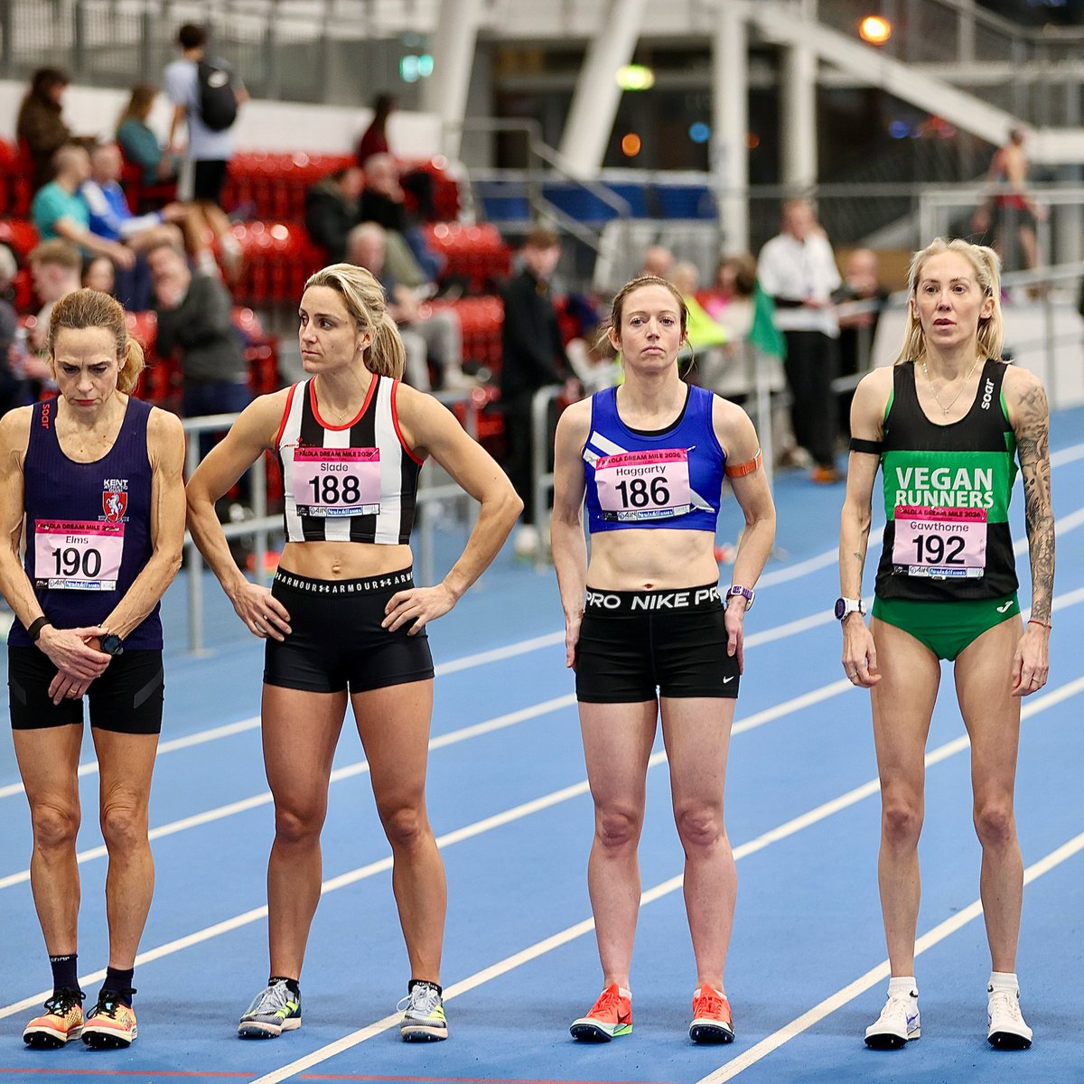 Fab night on Wed at the Ayo Falola Dream Mile at Lee Valley and an added bonus of an indoor mile PB (5:31) whilst racing with the best girls. 🏃🏼‍♀️💚🖤

Swipe for amazing action shots from Swish Picz
<a href="/VeganRunnersUK/">Vegan Runners UK</a> #runners