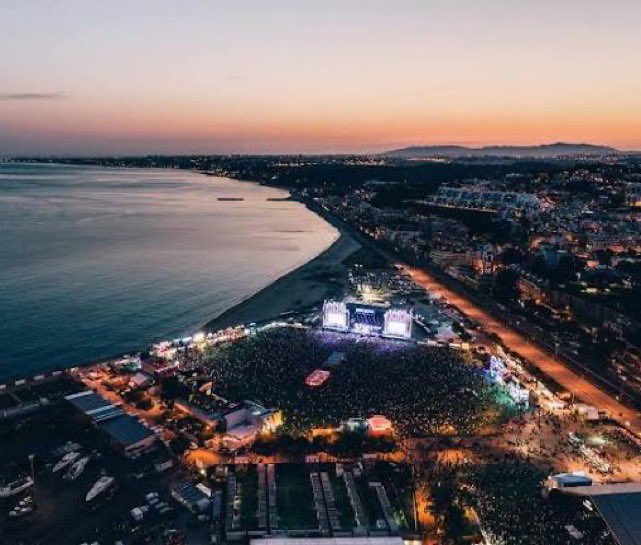 updatecharts's tweet image. DEMANDA QUE FALA! Os ingressos para o Ensaios da Anitta, em Lisboa, se esgotaram em menos de uma hora. 🇵🇹