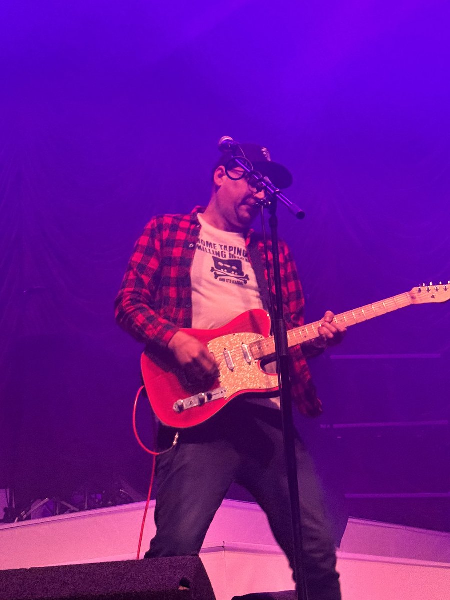 aliveandgigging's tweet photo. Last night saw a wee trip to @o2academygla and kicking off the night were the brilliant @bis.the.band with some fantastic diy art/pop punk, lots of energy and some banging tunes 🔥🔥🔥 #livemusic #gigs #diypunk #musicblog #musicblogger https://t.co/oK8Espcvvv