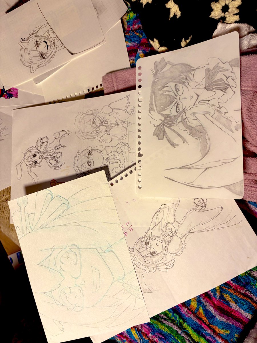 crmared's tweet image. バラバラででてきた絵を整理している