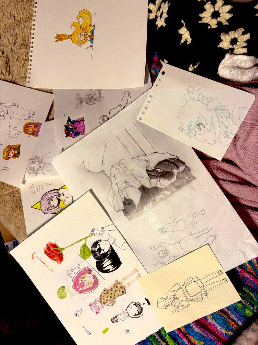 crmared's tweet image. バラバラででてきた絵を整理している