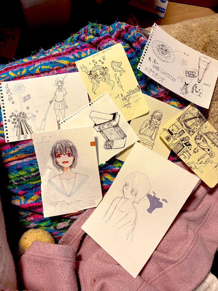 crmared's tweet image. バラバラででてきた絵を整理している