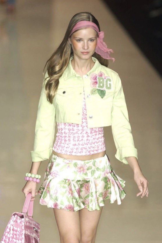 ⋆。˚𝓚₊˚⊹𝜗❀𝜚 tweet media