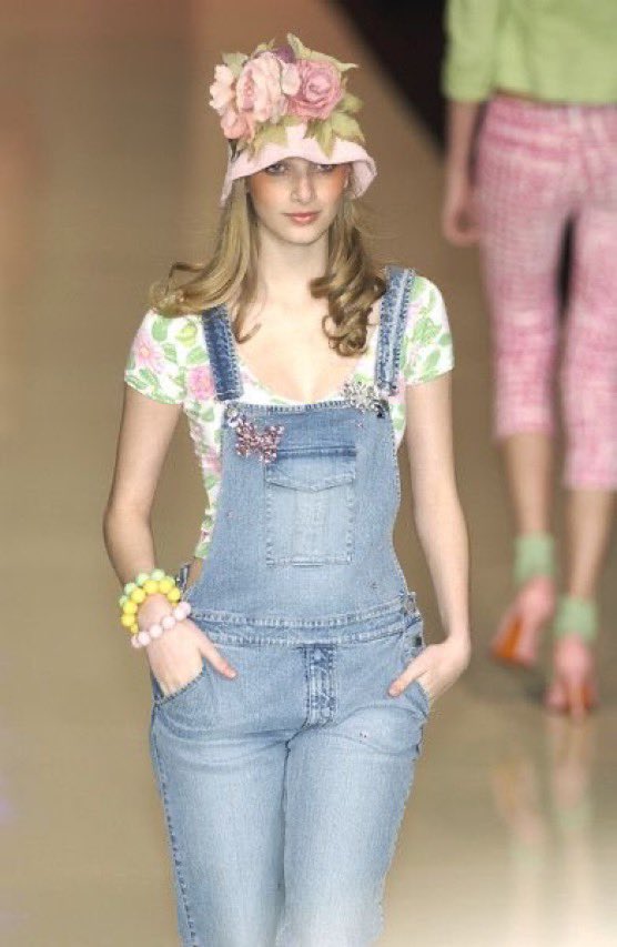 ⋆。˚𝓚₊˚⊹𝜗❀𝜚 tweet media