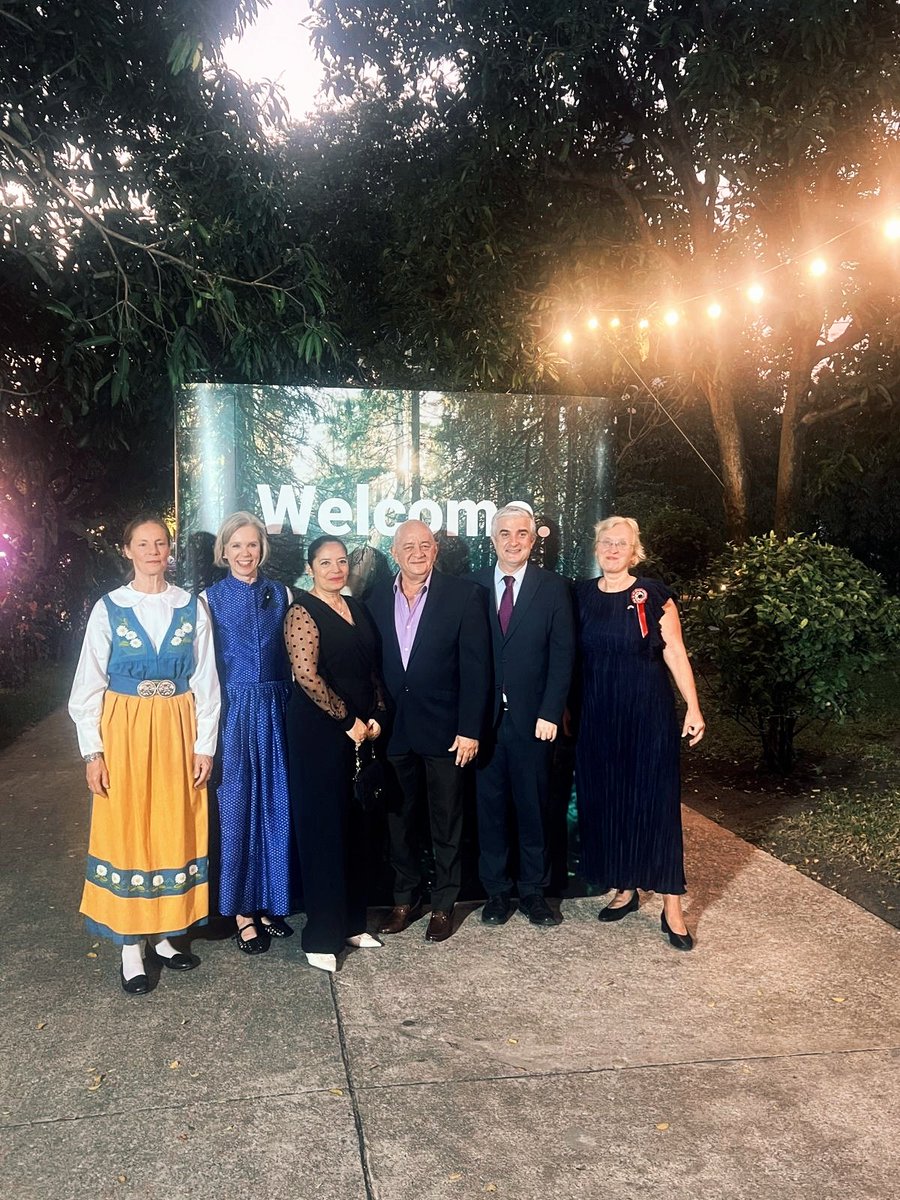 El Embajador Pedro San Jorge y la Cónsul asistieron a la recepción organizada por las Embajadas de Finlandia, Suecia, Dinamarca y Noruega para celebrar el Día Nórdico. Embajador transmitió felicitaciones en nombre del gobierno y pueblo cubanos.