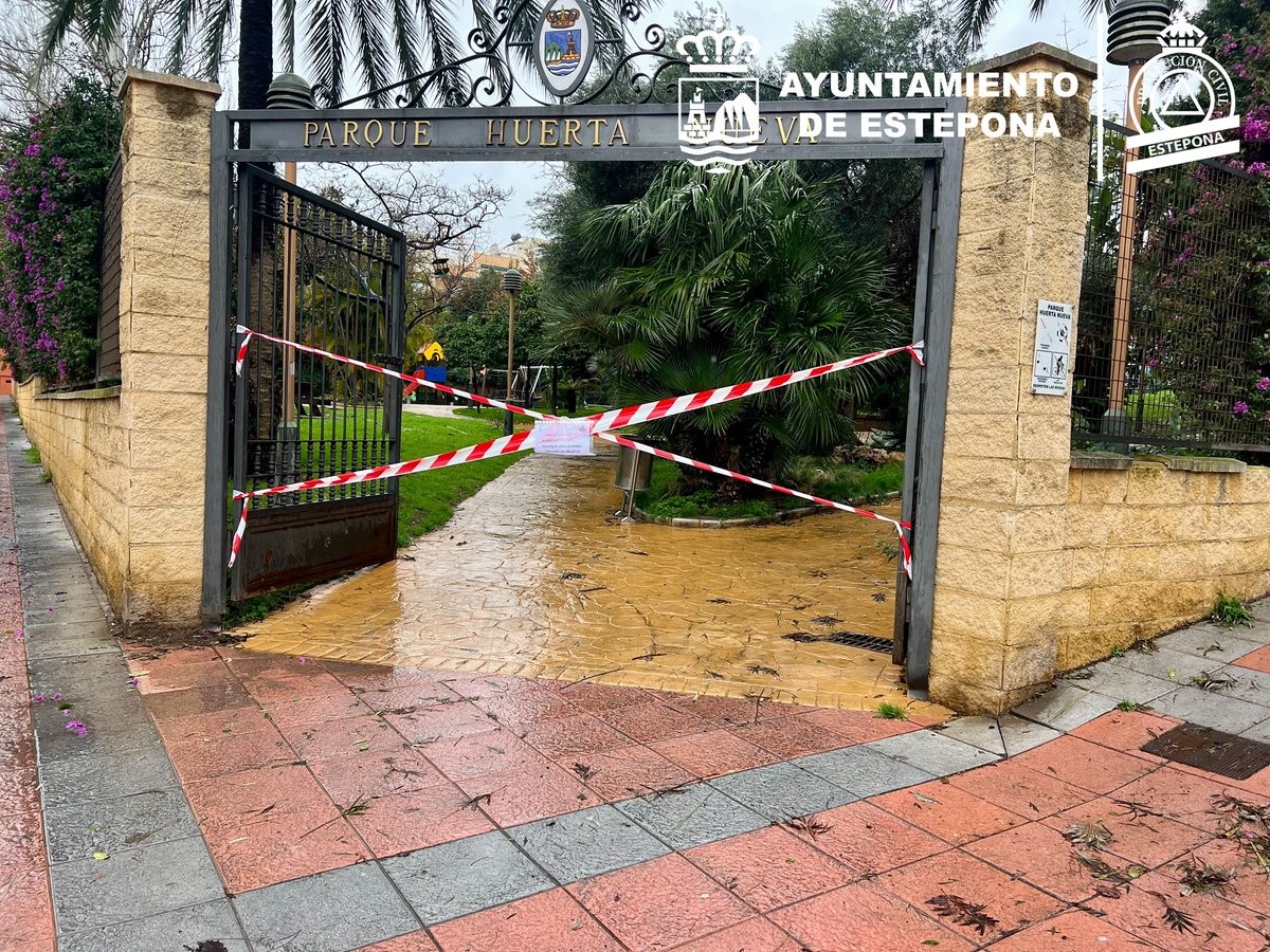 🔐 Cierre preventivo de parques públicos

Os recordamos que el <a href="/AytoEstepona/">Ayto de Estepona</a> mantiene cerrados los parques públicos, de forma preventiva, ante los avisos por precipitaciones emitidos por <a href="/AEMET_Esp/">AEMET</a>.

Esta medida continúa vigente con el objetivo de garantizar la seguridad de la