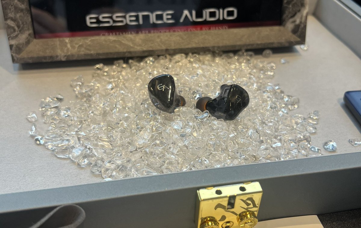 もちろん聴いております ESSENCE AUDIO イヤホン参入第1弾 Core ZERO