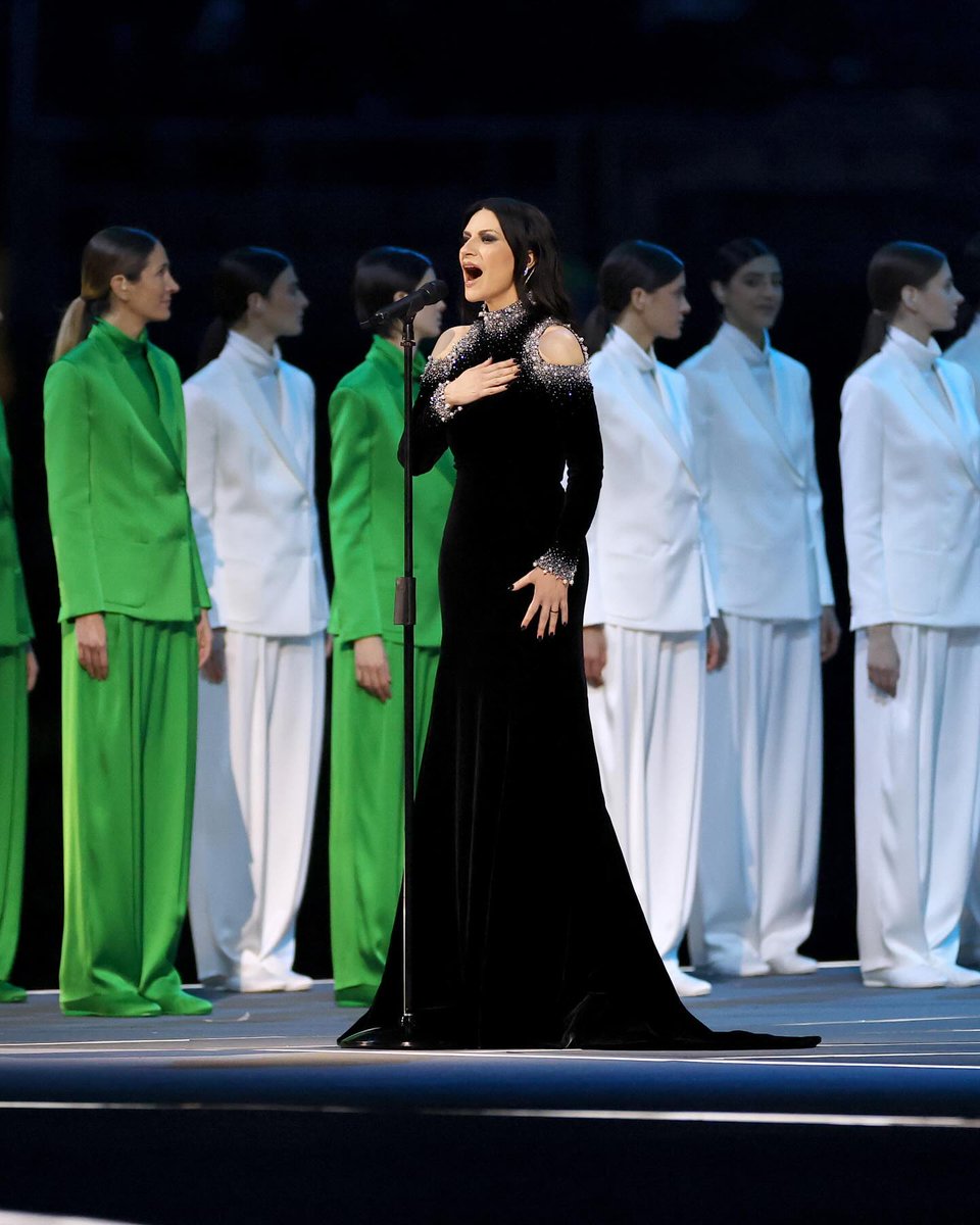 Italia está deslumbrando al mundo con sus juegos olímpicos de invierno. Entre la voz de Laura Pausini, la alta costura de Armani y la magnífica organización, nos están haciendo por fín olvidar a la cloaca que fueron los Juegos Olímpicos de París 2024.

Mediterráneo moral.