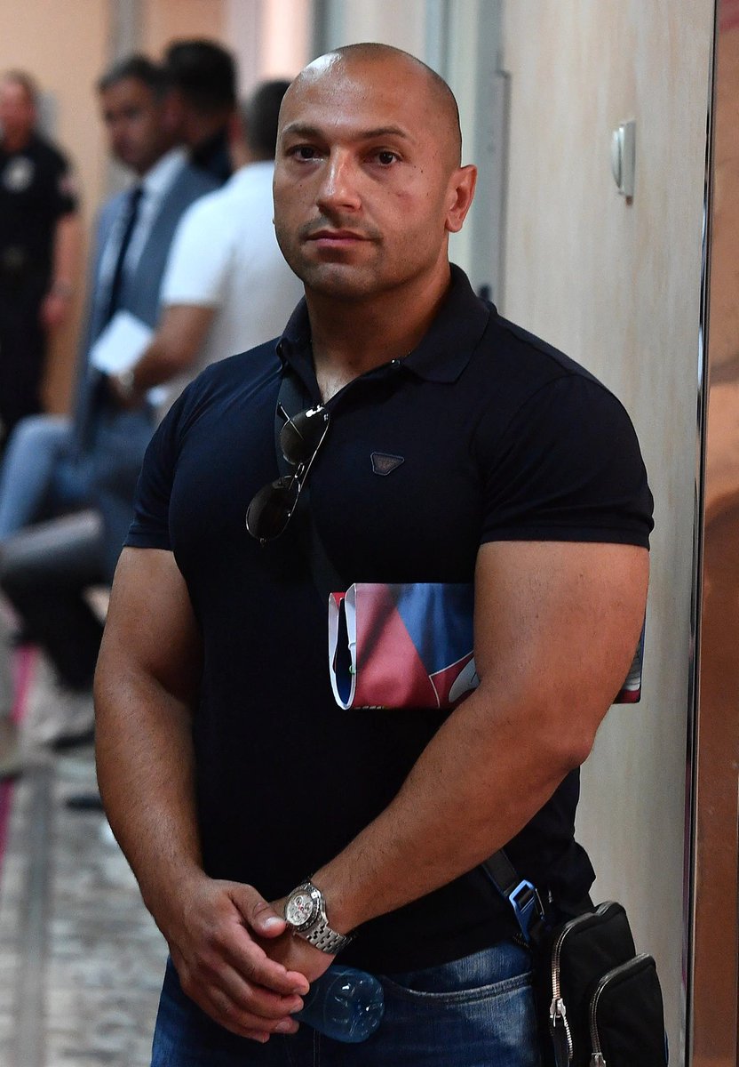 Dušan Mitić.

"Jovanjica nije afera, od nje se pravi afera. To je najveća fabrika droge, verovatno i u celoj Evropi. Na njoj je pronađeno 65.000 biljaka. To je sinergija kriminala, državnih struktura i bezbednosnih službi.".