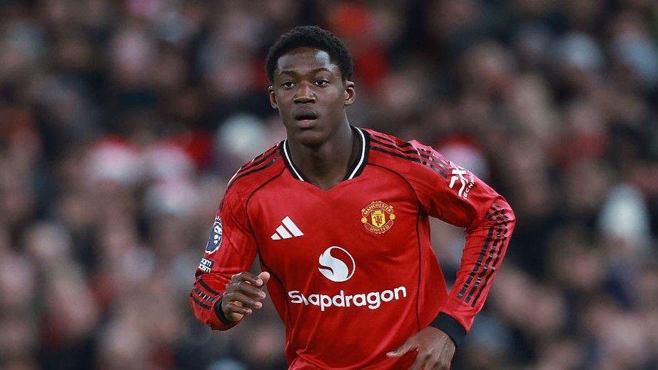Kobbie Mainoo has been fantastic today, assist for the first, key in build up for the second goal.

Mainoo ability to control the ball under high pressure and keep things calm is brilliant. We needed his calmness this second half.. 

Wow.. what a player surely Tuchel picks him