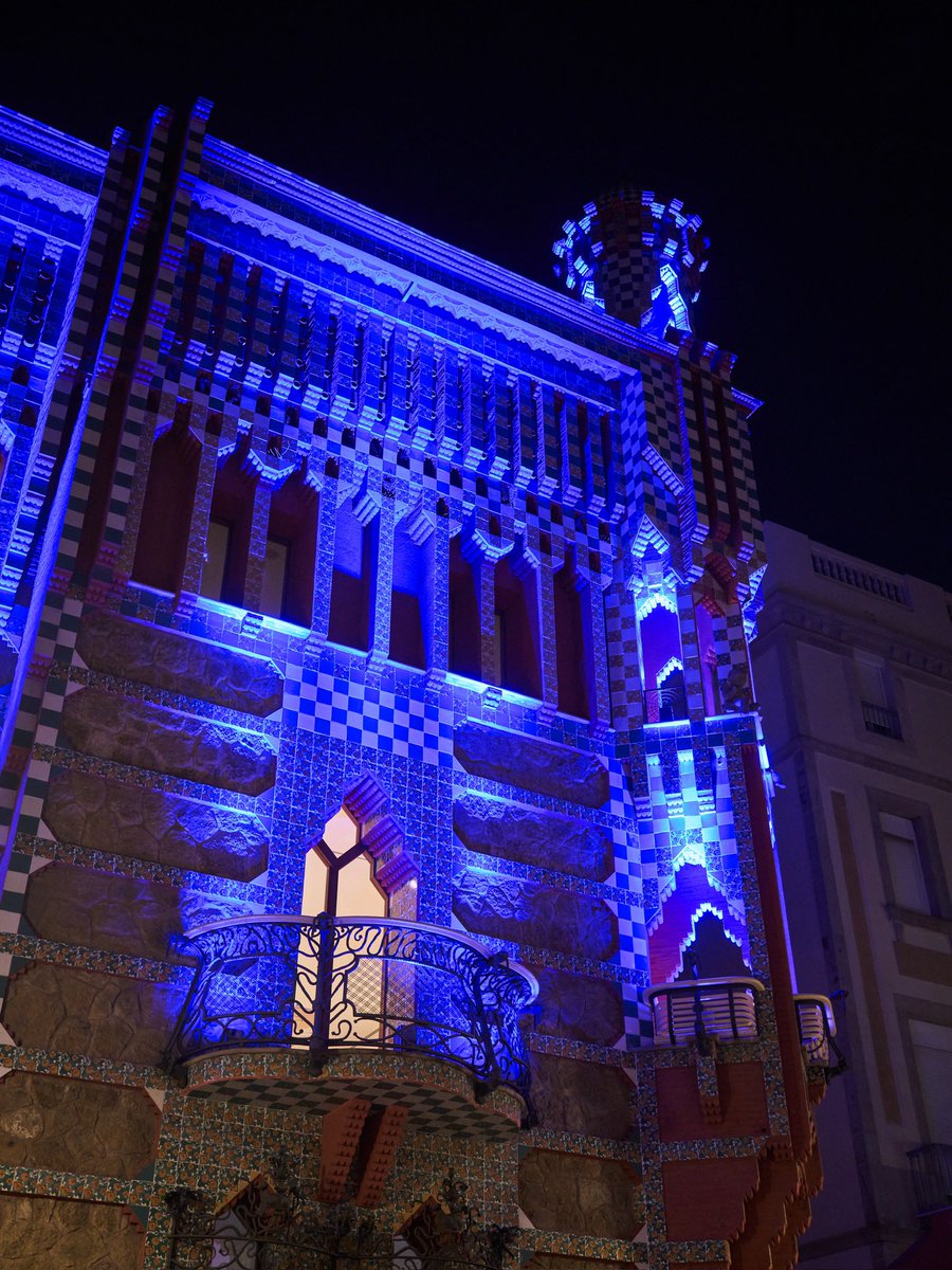 ✨Vols veure la façana de la Casa Vicens il·luminada amb motiu del Festival Llum BCN per donar la benvinguda a Barcelona 2026 Capital Mundial de l’Arquitectura.

🗓️ 7 i 8 de febrer de 18:30 h a 22:00 h
 📍Carrer de les Carolines, 20-26
<a href="/UNESCO_es/">UNESCO en español 🏛️#Educación #Ciencia #Cultura</a> <a href="/Bcn_Gracia/">BCN Gràcia</a>