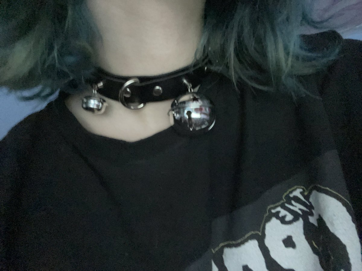 lust_fevered's tweet photo. yayayay new collar #puppygirl https://t.co/Hufo3KwbPC