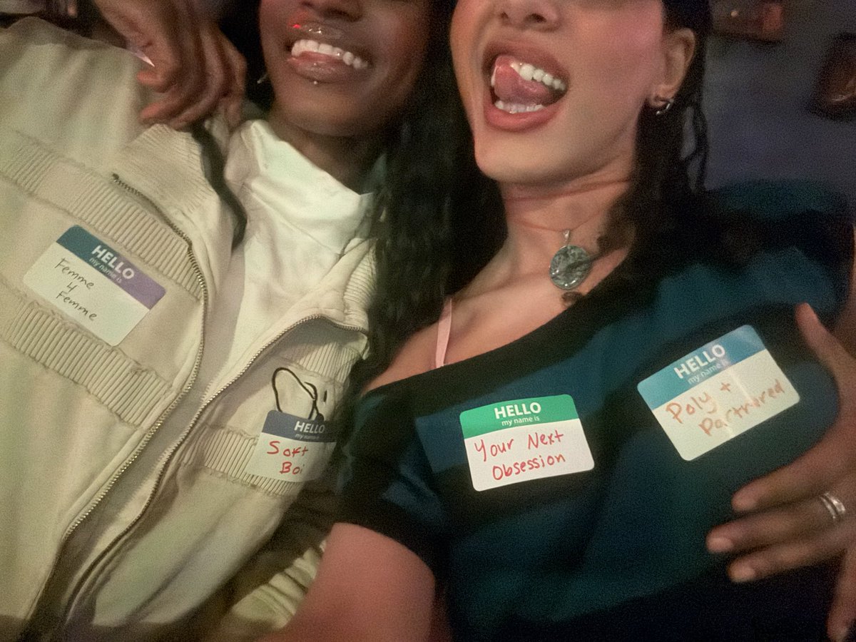 I’m at the poly speed date lesbian bar event where are u