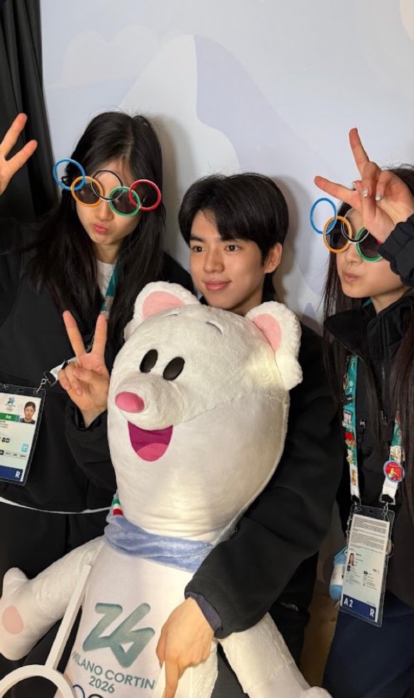 오맛 여기 티나가 둘이나 있네?ㅋㅋㅋㅋㅋ
진짜 티나 준환이 닮았어😆