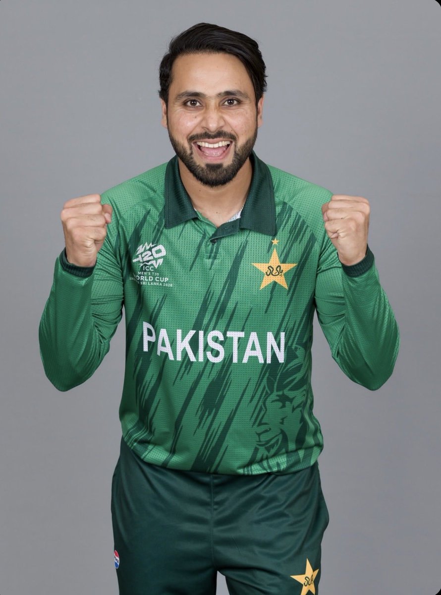 Basheer93780812's tweet photo. 24 carat Sona hai Sona! Rana jeee 🔥 #PAKvsNED #FaheemAshraf #T20WorldCup https://t.co/WyU7NVlks5