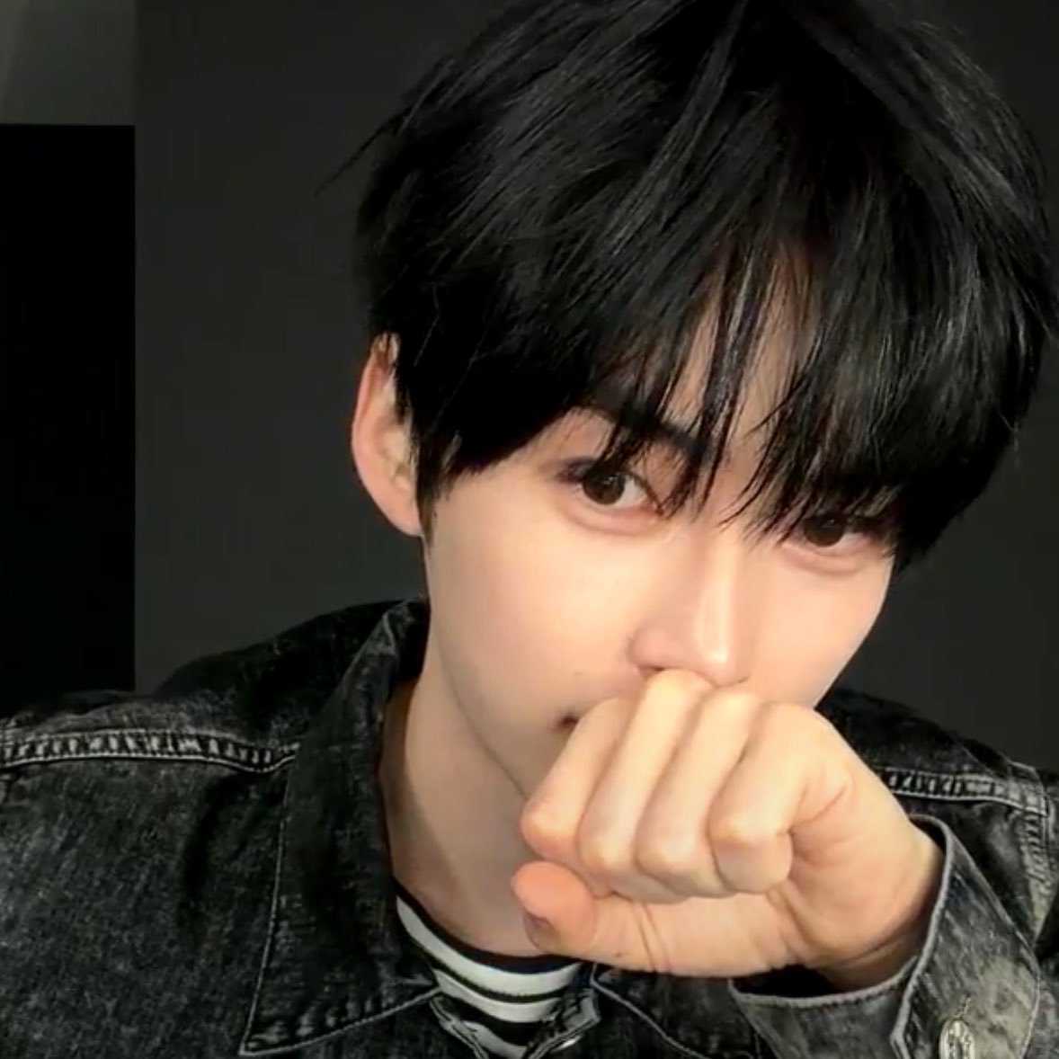 61nlov3_'s tweet photo. 햄냥이 너 향기 맡눈척하면서 훈냥스킬 쓰는 거 다들켯어🫵🫵🫵 https://t.co/nzhTc9MPsJ