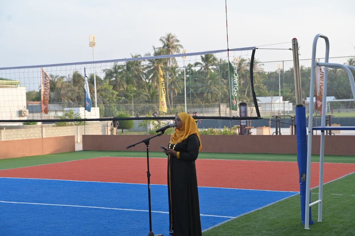 MDPSecretariat's tweet photo. ށ.ފޯކައިދޫ ކައުންސިލް އިން އަލަށް ހެދި ޒަމާނީ ވޮލީބޯލް ކޯޓް ރައީސް @ibusolih ށ.ފޯކައިދޫގައި ހުޅުއްވައިދެއްވުން. 

#HeyvallaThayyaru 
#GearUp
#LCE2026
#WDC2026
#VoteMDP https://t.co/0mRZREjQwD