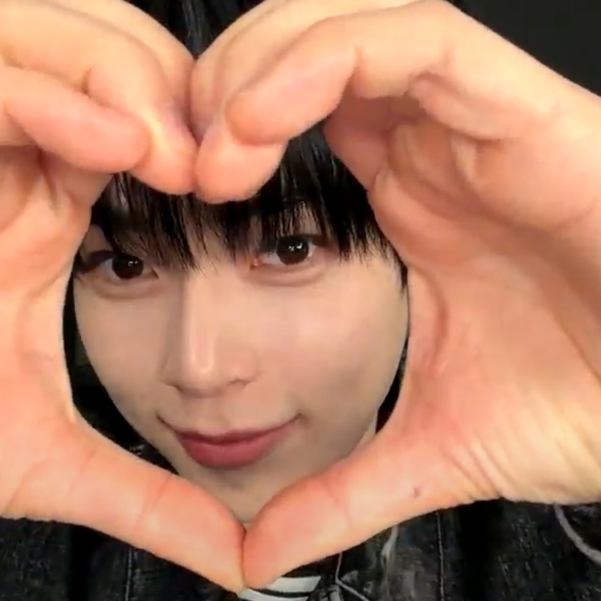 우리 햄덩이 덩말많이사랑한다~~~~💕💕💕
한비니를 안 믿을 거라는 생각도 한 번도 해본적이없지만!!  그럼에도 더 큰 믿음을 줘서 참 고마운 밤이야🥹🥹🥹🥹
잘 자 사랑해 내햄냥이💕💕💕💕💕💕