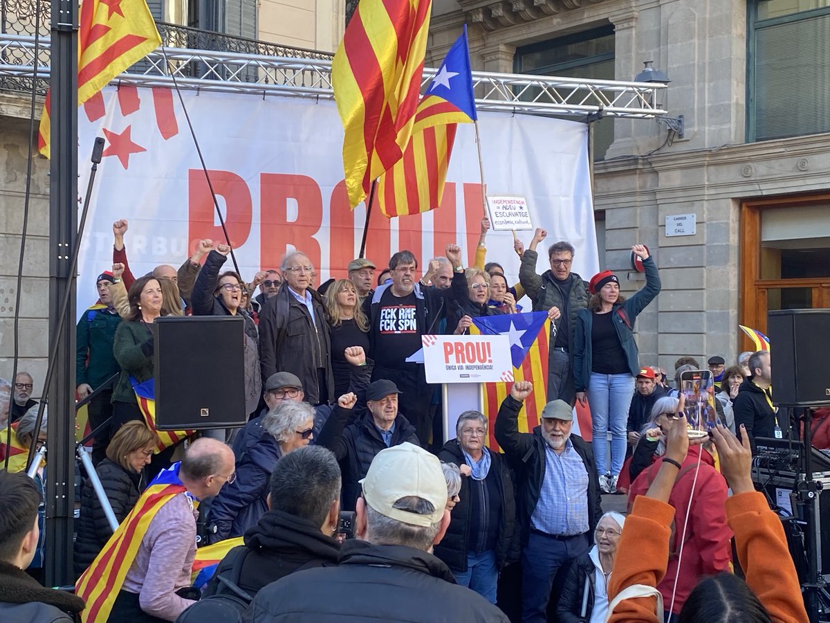 Hi hem tornat. Hi som i seguim Única via: la independència. I per començar aquesta nova etapa, 1er pas: fer fora RENFE de Catalunya!