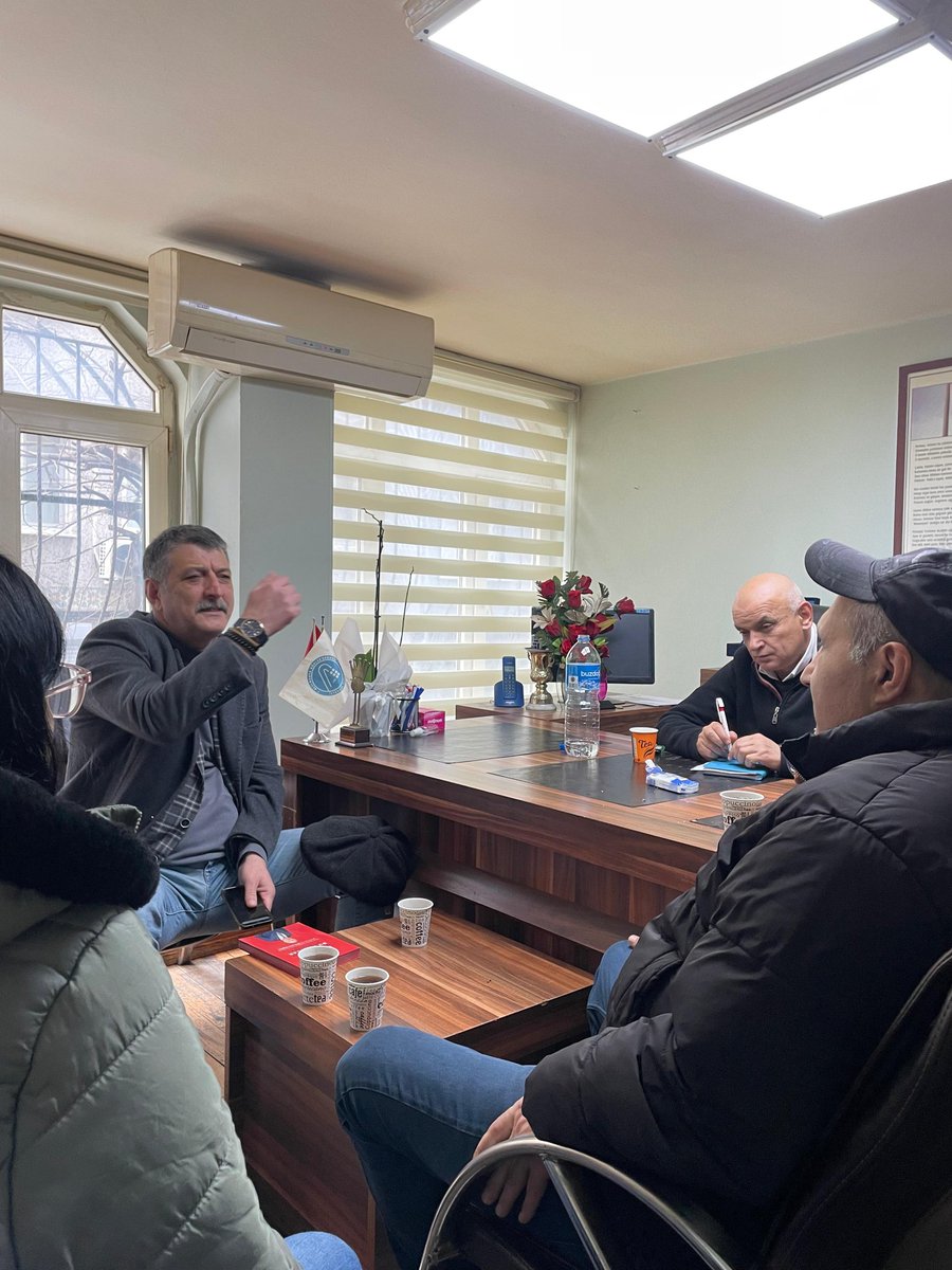 “Zafer Partisi Şişli İlçe Başkanlığı olarak bugün İzzetpaşa ve Mecidiyeköy mahallelerinde STK ve esnaf ziyaretleri gerçekleştirdik. Türk milletinin sahipsiz olmadığını, bu ülkenin sokaklarının ve ekonomisinin kaderine terk edilmeyeceğini sahada bir kez daha gösterdik. Milli