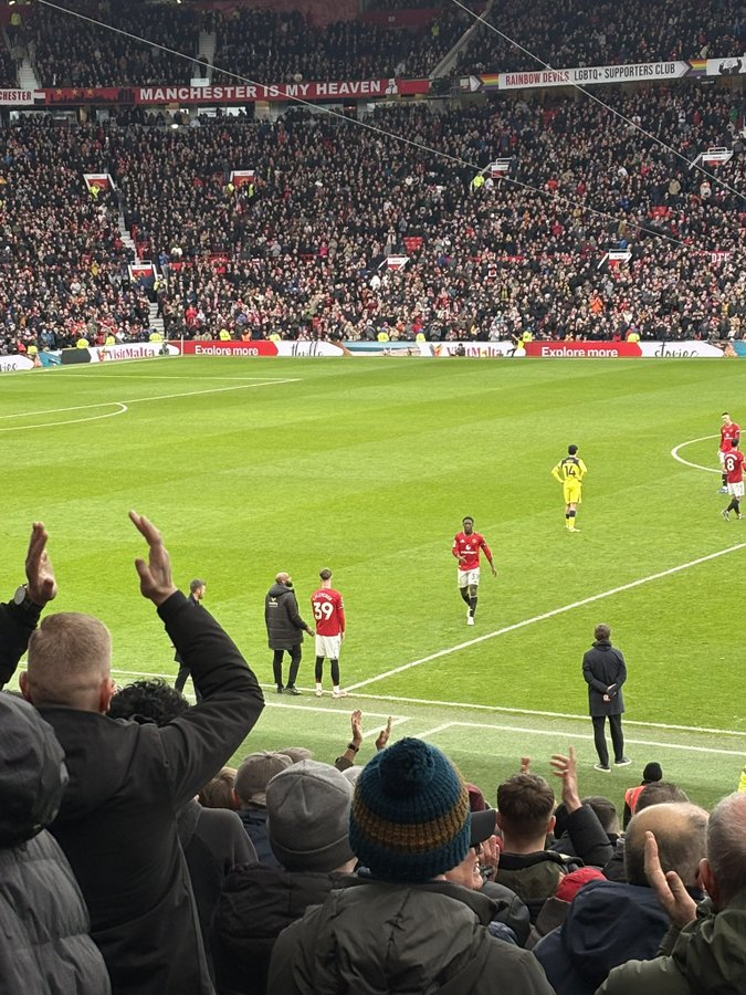 United Update tweet media