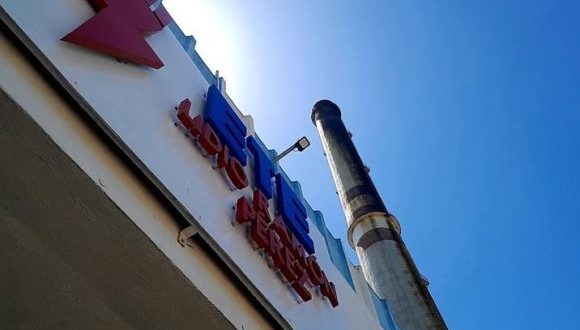 ⚡La disponibilidad del SEN a las 6:00 horas era de 1 280 MW frente a una demanda instantánea de 1 760 MW, resultando en 461 MW afectados. Para el horario del mediodía, se estima una afectación cercana a los 800 MW.

🔗acortar.link/esY24z