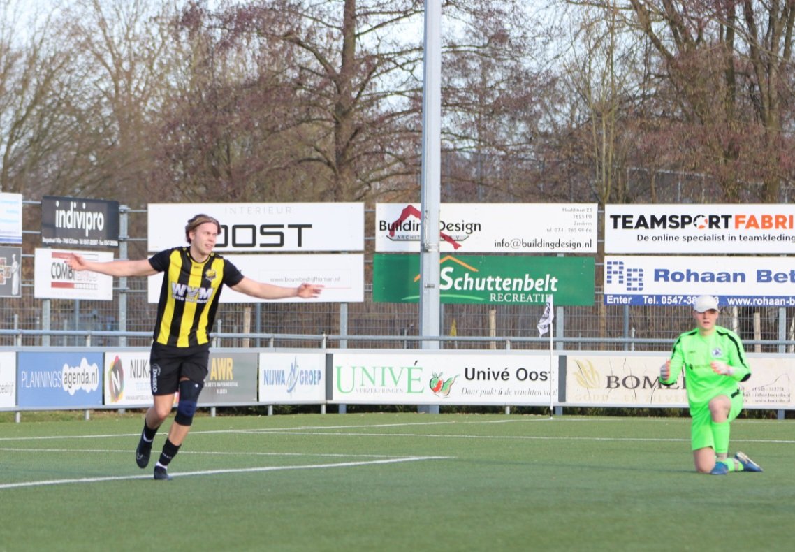 temtj's tweet photo. @DOS37_2 Gewoon voor de bal gaan en dan op deze manier scoren. https://t.co/mSNNcMUde9