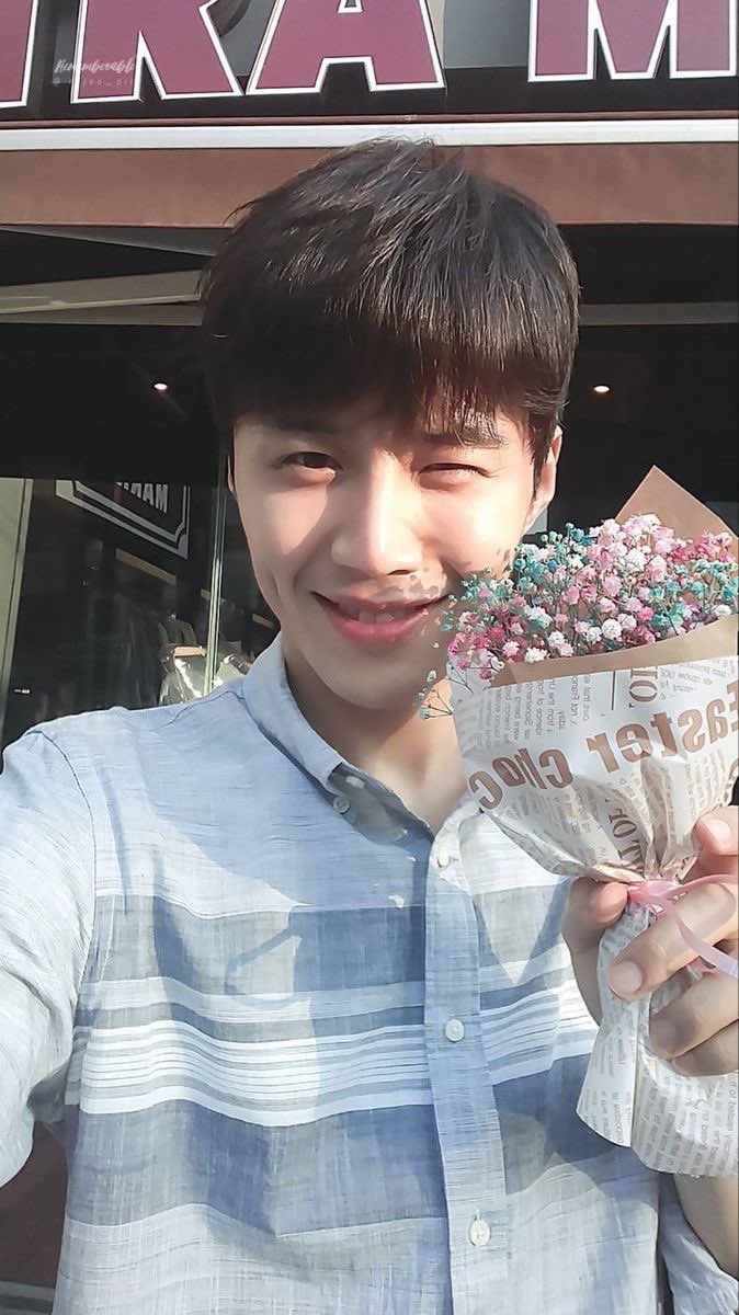 youre_myonlyone's tweet photo. 이 시절 김선호는 그 말로 할 수 없는.. 약간 그 느낌이 있슴 그 뭔지 알지 https://t.co/TfbRPtyaMn