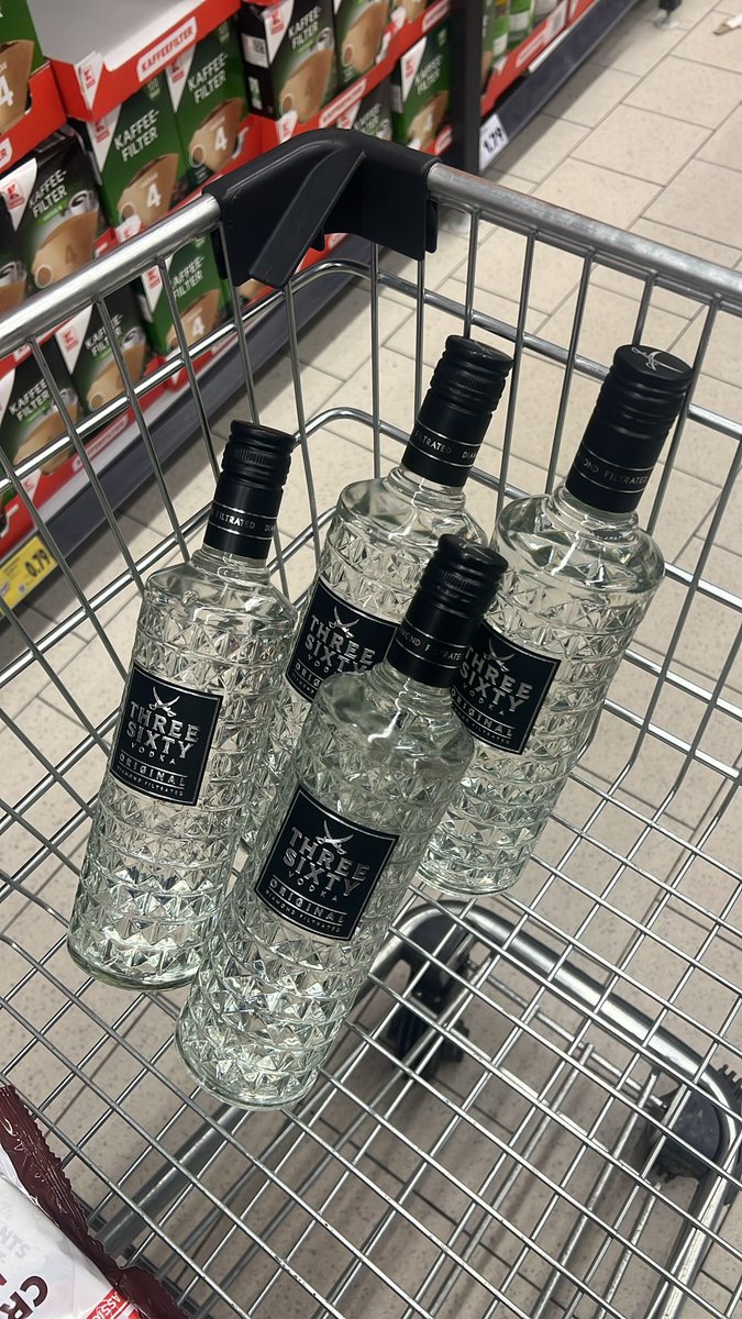 tasburakk's tweet photo. Bir süre vodkadan devam 
En iyisimi bilmem ama içtiğim en iyiler arasında
#THREESIXTY 🔥 https://t.co/N5X4J1Mtwn