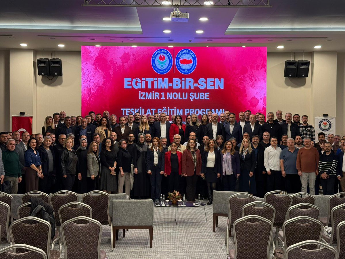 📍Çeşme

Eğitim-Bir-Sen çatısı altında düzenlenen Teşkilat Eğitim Programı’nda geleceğimizi emanet ettiğimiz öğretmenlerimizle bir araya geldik.

Sendikacılığı sadece bir hak mücadelesi değil, aynı zamanda bir 'Maarif Davası' olarak gören bu vizyonla; eğitim çalışanlarımızın