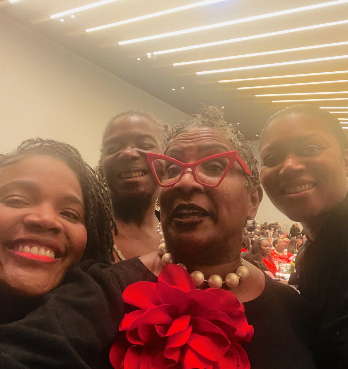 Nichele Williams tweet media