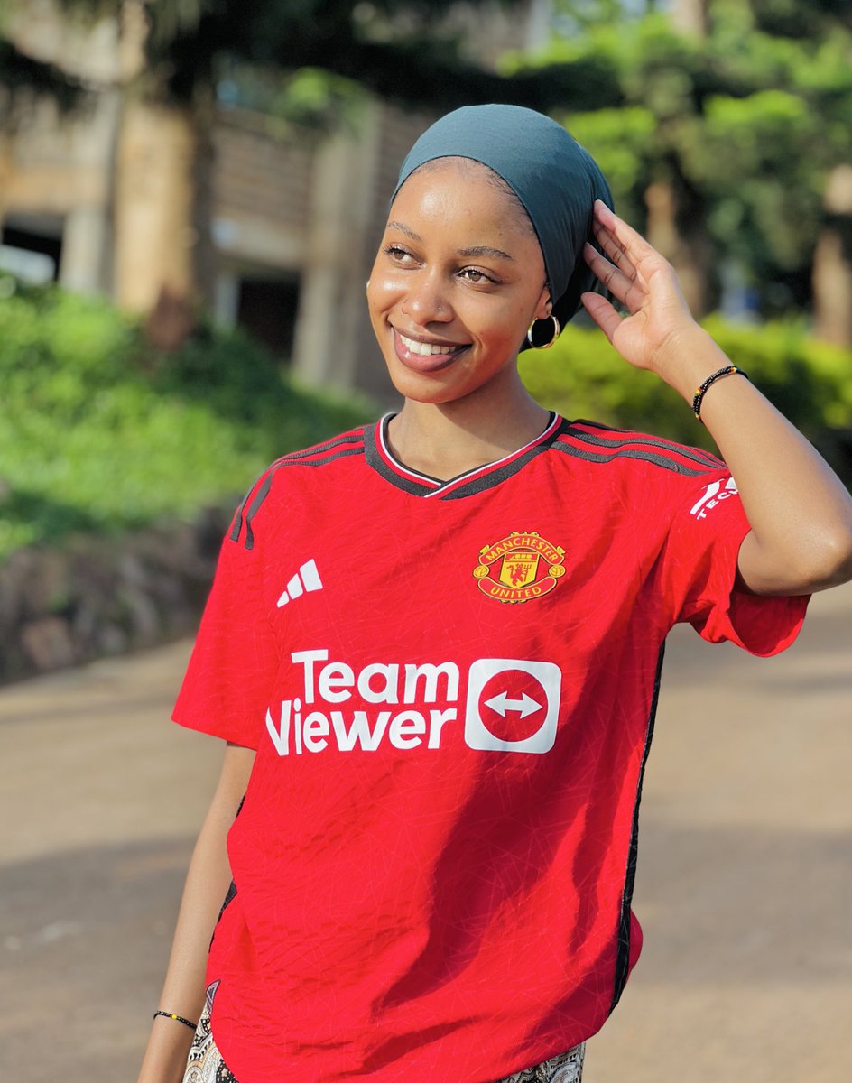 Lucky Munah🧕💜 tweet media