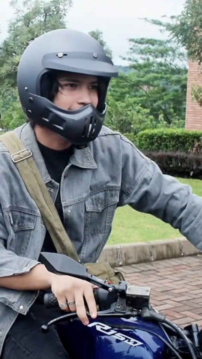FNinini10425's tweet photo. @oh_yoonhee2 @laiilaaa02 kalo cuman ganteng mh pacar acqee juga ga kalah ganteng ygy🤭❤️‍🔥 https://t.co/drjEYOqJ3u