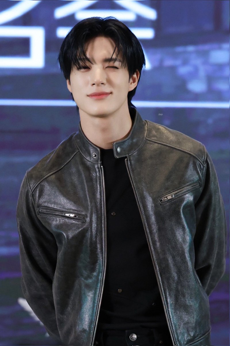 4jn23oo's tweet image. 260207 #제노 #JENO

제노 방식 놀기 신청 같은거랄까 ..