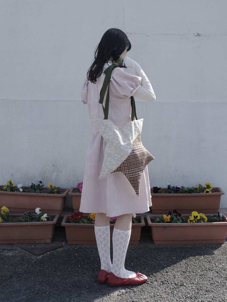 hoshi bag 
for <a href="/tojikomi/">とじこみtojikomi</a> POP UP STORE at NAGOYA

✶

2/20(金) 14:00 - 21:00
2/21(土) 13:00 - 20:00
2/22(日) 11:00 - 17:00

愛知県名古屋市中区栄3-25-7食器ビル3階