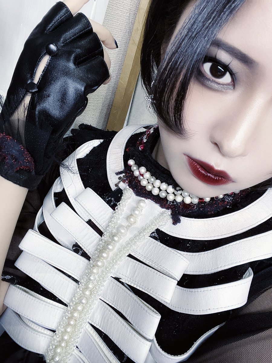 楔條詩苑 (@fox__sion) / Posts / X