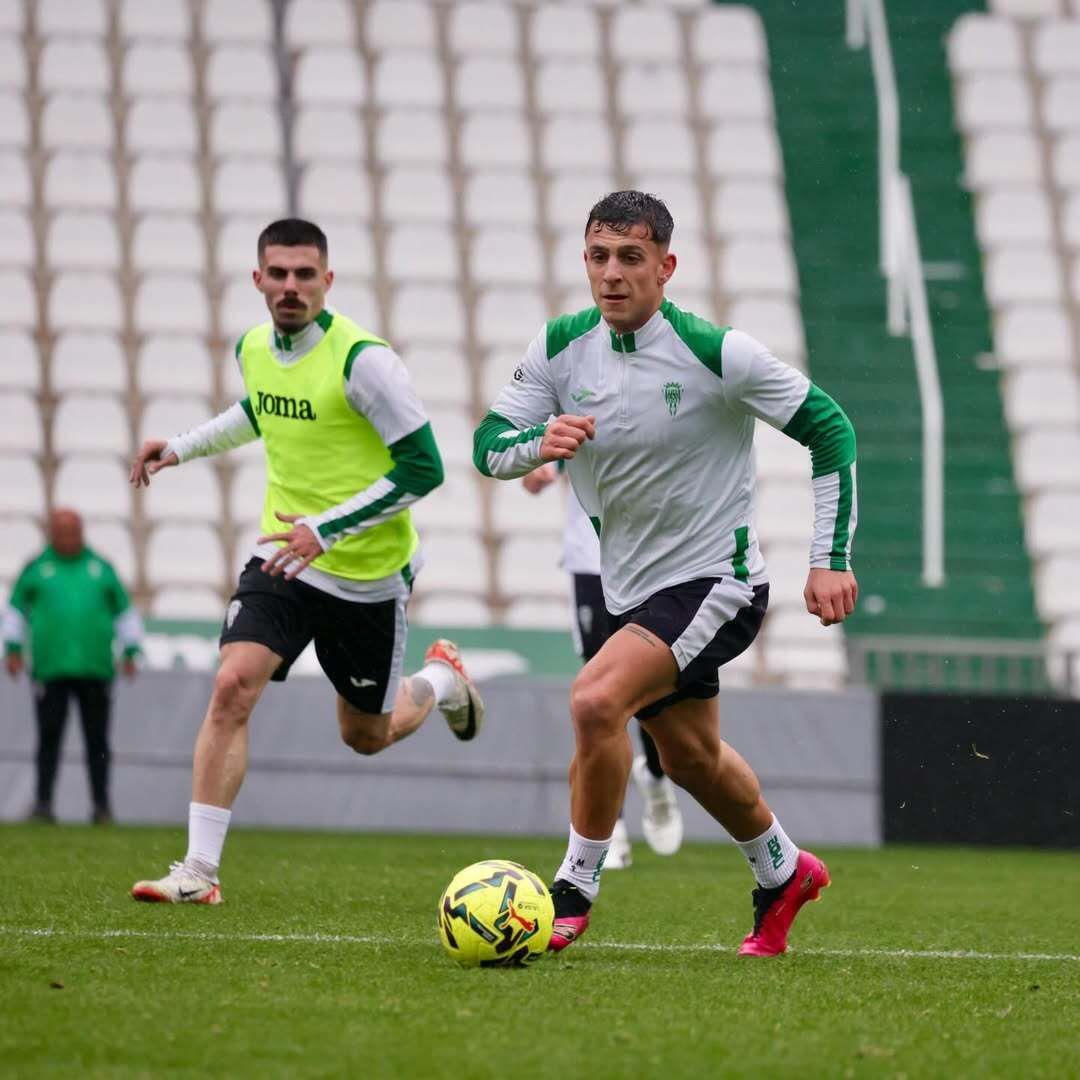 canblanquiverde's tweet photo. 🅵🅸🅽🅰🅻
#CórdobaCCFB 3️⃣-0️⃣
Partidillo (60') de entrenamiento hoy en El Arcángel. Minutos para recién recuperados o incorporados.
⚽ P. P
⚽ Sergi Guardiola
⚽ Vilarrasa
#LaLigaHypermotion #CCFlive #terceraRFEF https://t.co/jveQM3eiPJ