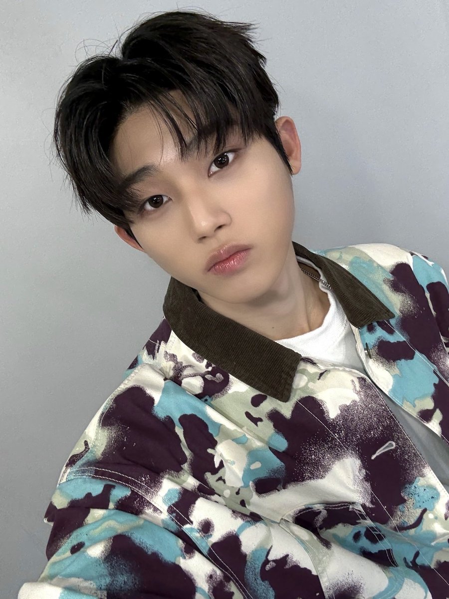 [#최한빈] 위즈으!!
1000일동안 너무 고마웠구!! 사랑한담!!
앞으로도 잘 부탁해앵!!
밥 잘 챙겨먹구!! 늘 건강하게 살자아!!
내가 행복하게 해줄겡!!
사랑해 하트으❤️❤️