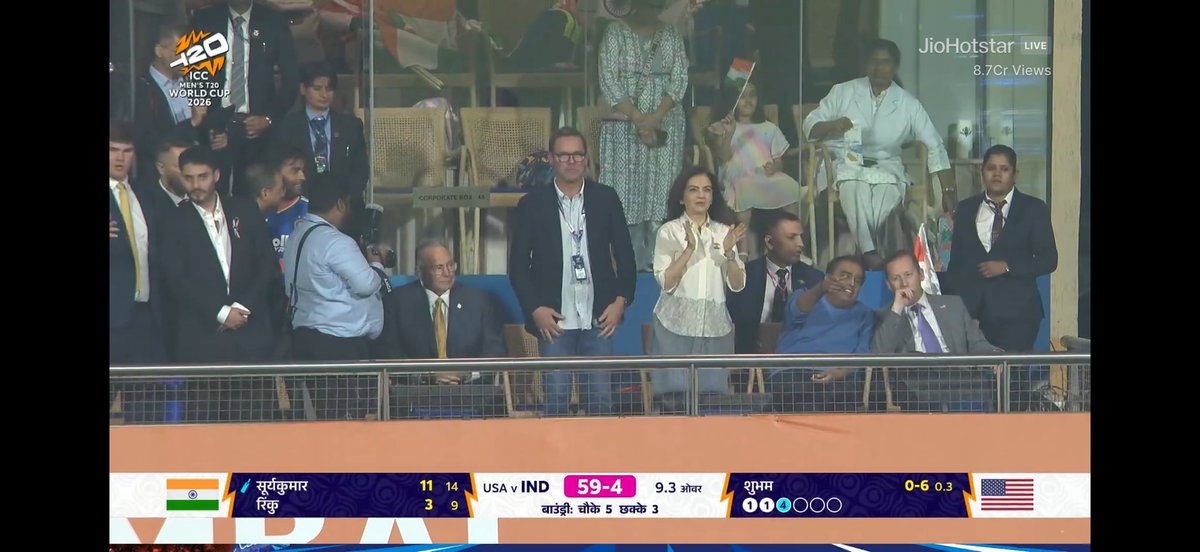 Reliance has to stop importing Russian oil to avoid getting banned
India had a sensitive trade deal and today the US Amb is sitting w Ambanis in Mumbai 

there are no enemies or friends in geopolitics 

you make money, share it w me - we’re good again