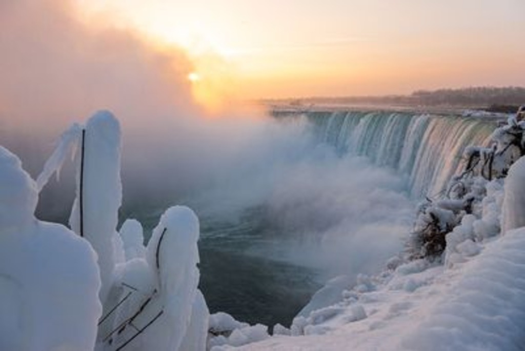 SunhatsC's tweet image. With the frigid weather in central and eastern North America, maybe this is the year to visit Niagara Falls in the winter.
#niagarafalls #Ontario #WINTER

sunhatsandchardonnay.substack.com/p/niagara-fall…