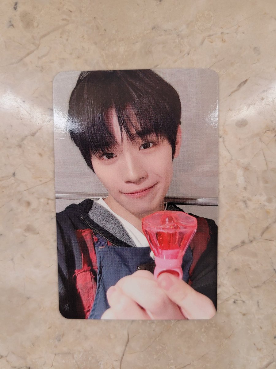 제베원 RE-FLOW 앨범 구성품 포카 전부 성한빈 으로 교환해요
특전은 다른버전 한빈으로도 가능

🌹-성한빈

편하게 톡주세요
open.kakao.com/o/stHPk2jg

제베원 리플로우 앨범 포카 교환 성한빈 김지웅 장하오 석매튜 김태래 리키 김규빈 박건욱 한유진 제로베이스원