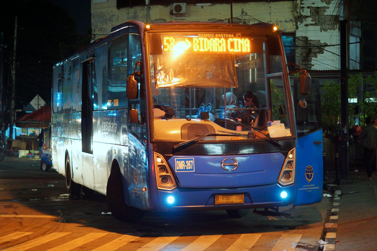 IkkoHaidar's tweet photo. Cityliner dengan desainnya yang bisa dibilang unik di masanya
Sekarang kalau kangen kudu ke Serang dulu
#fotobis
#bismania https://t.co/ZsjKJApU1R