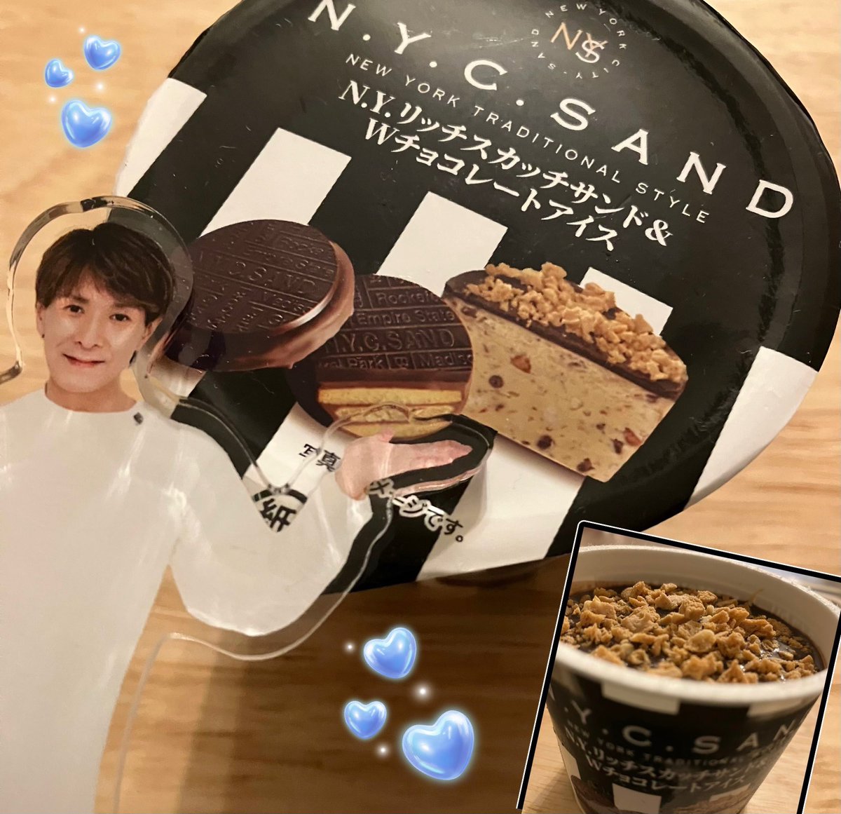 marine20231210's tweet photo. 寒〜いです🥶
帰宅して
さきほど おやつに
あったか〜いお部屋でアイスです🍨😆
美味しいよぉ〜

ちなみに
こちらの キャラメルサンド
とっても美味しいです
＃NYCSAND https://t.co/fAwG8G54hb