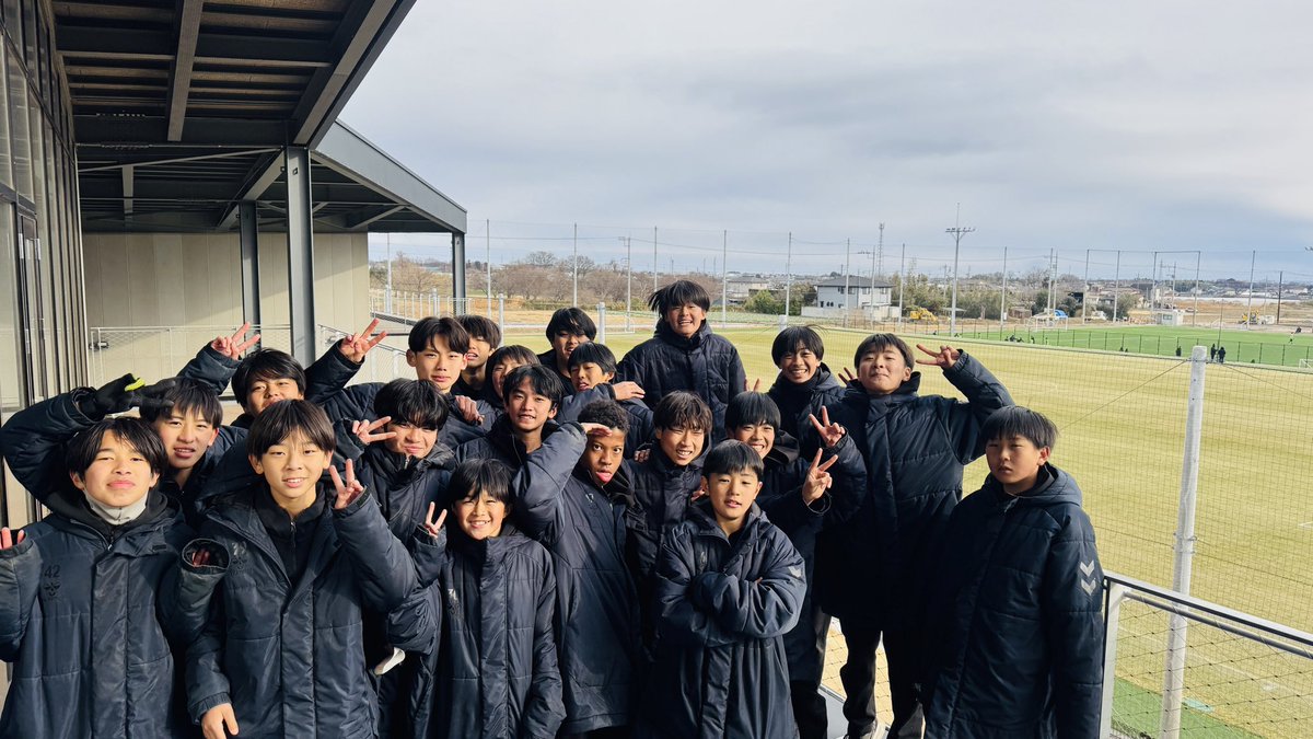【U-13トレーニングマッチ】
2026.2.7(土)

vs ザスパ群馬

サッカーは
チームスポーツなので
ミスはカバーし
長所は引き立て
それぞれの役割を
全うするのが大事です。

同時に中学生という
人生における
超超貴重な青春時間を
無駄にして欲しくないという
そういう想いもあります。