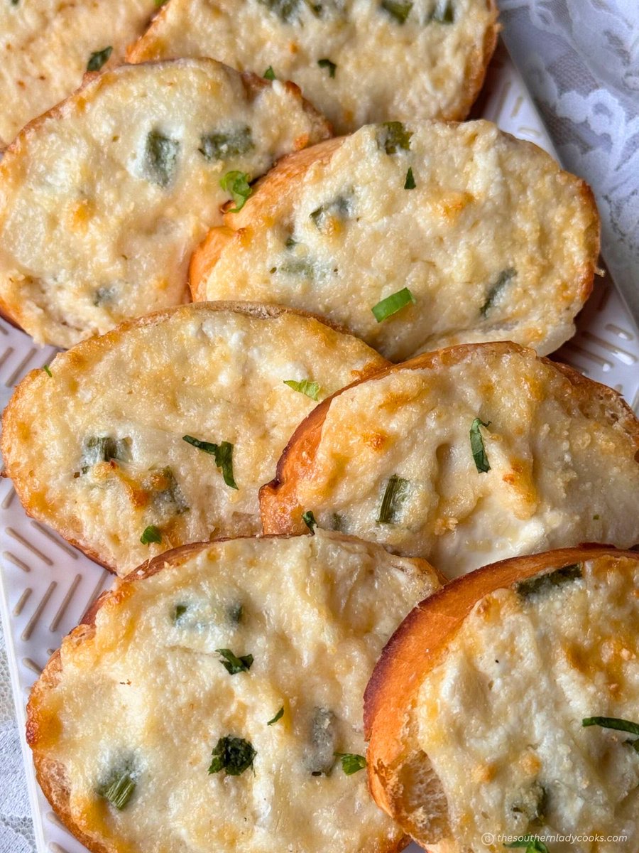 SouthLadyCooks's tweet image. Recipe➡️ thesouthernladycooks.com/onion-cheese-p…
These onion cheese puffs are the perfect appetizers for any gathering or party.  Easy and delicious snacks anytime. #SuperBowl2026 #appetizers