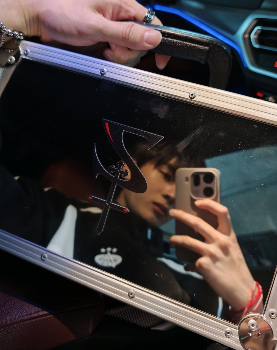 Ppsanta's tweet image. ST.